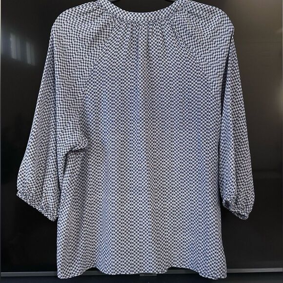 Joie Silk Navy White Top Blouse Size M - Picture 8 of 8